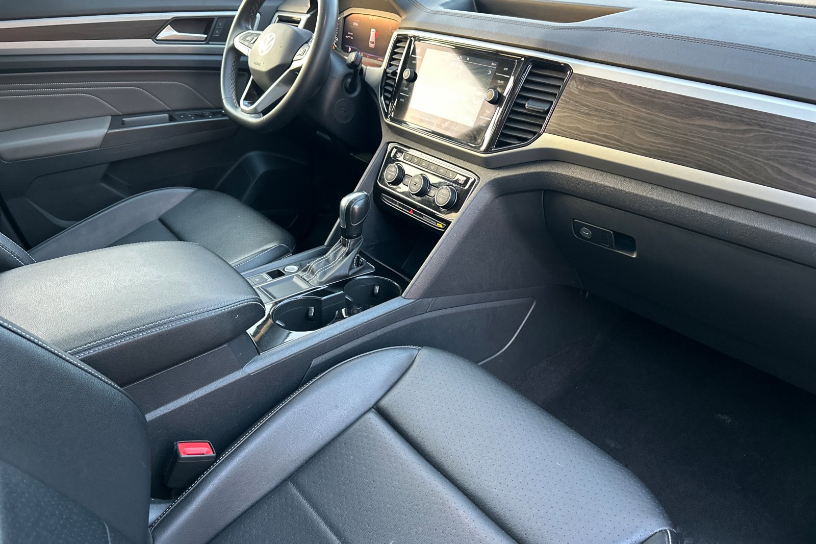 Certified 2022 Volkswagen Atlas SE image 17