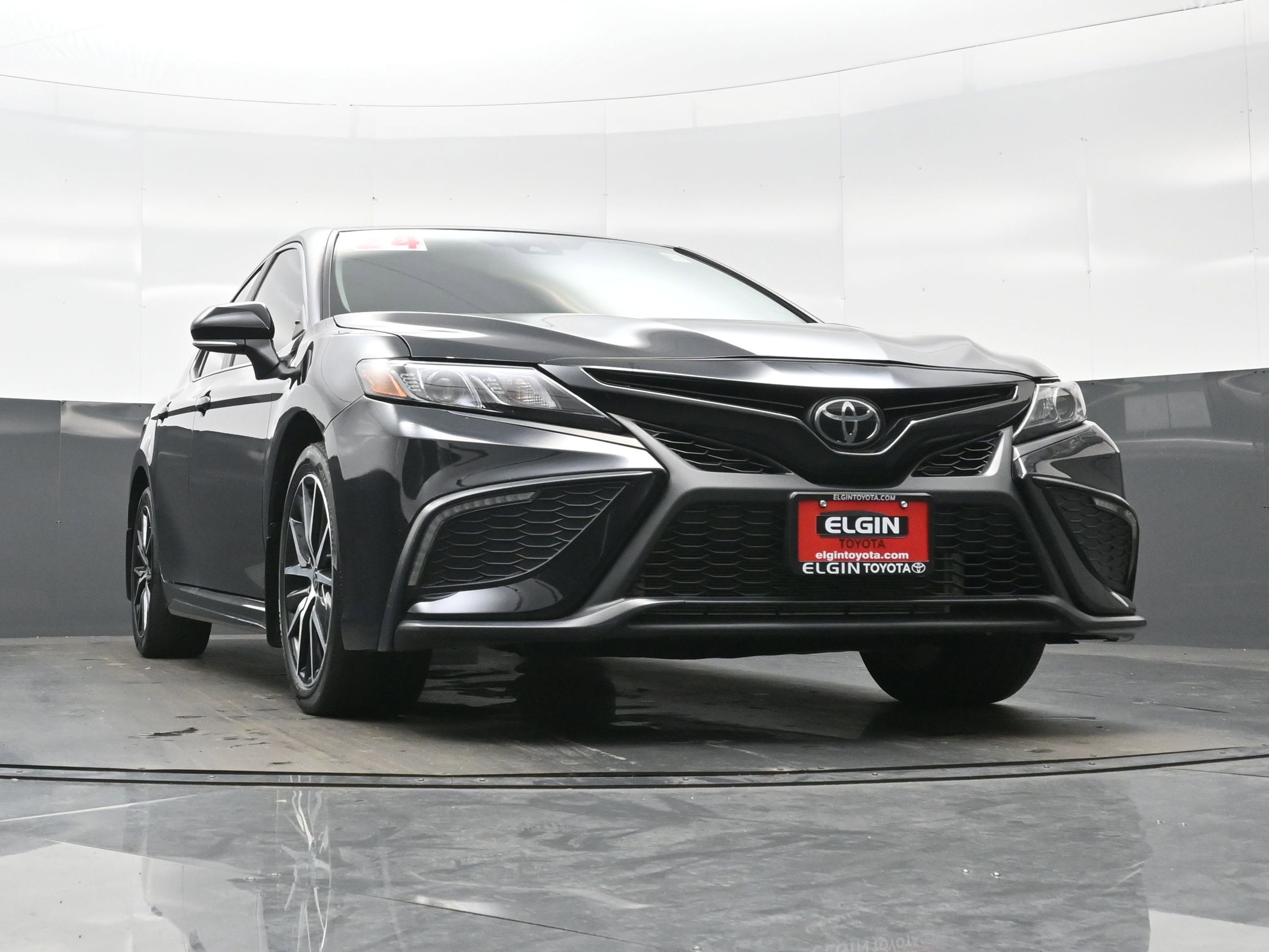 Used 2024 Toyota Camry SE FWD image 24