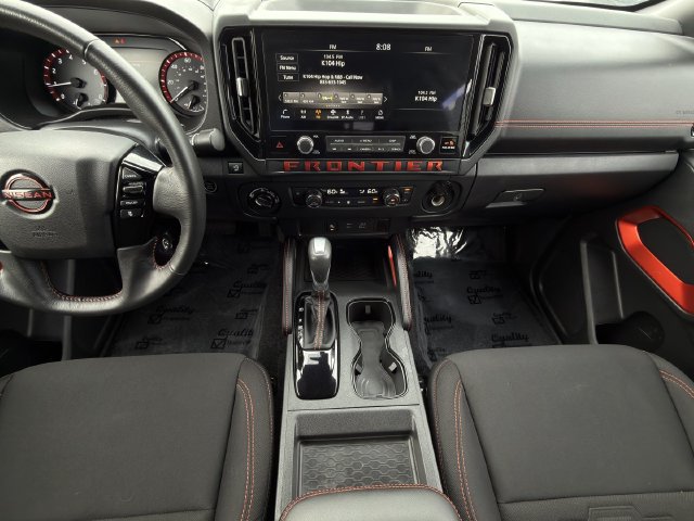 Used 2025 Nissan Frontier PRO-4X AWD/4WD image 17