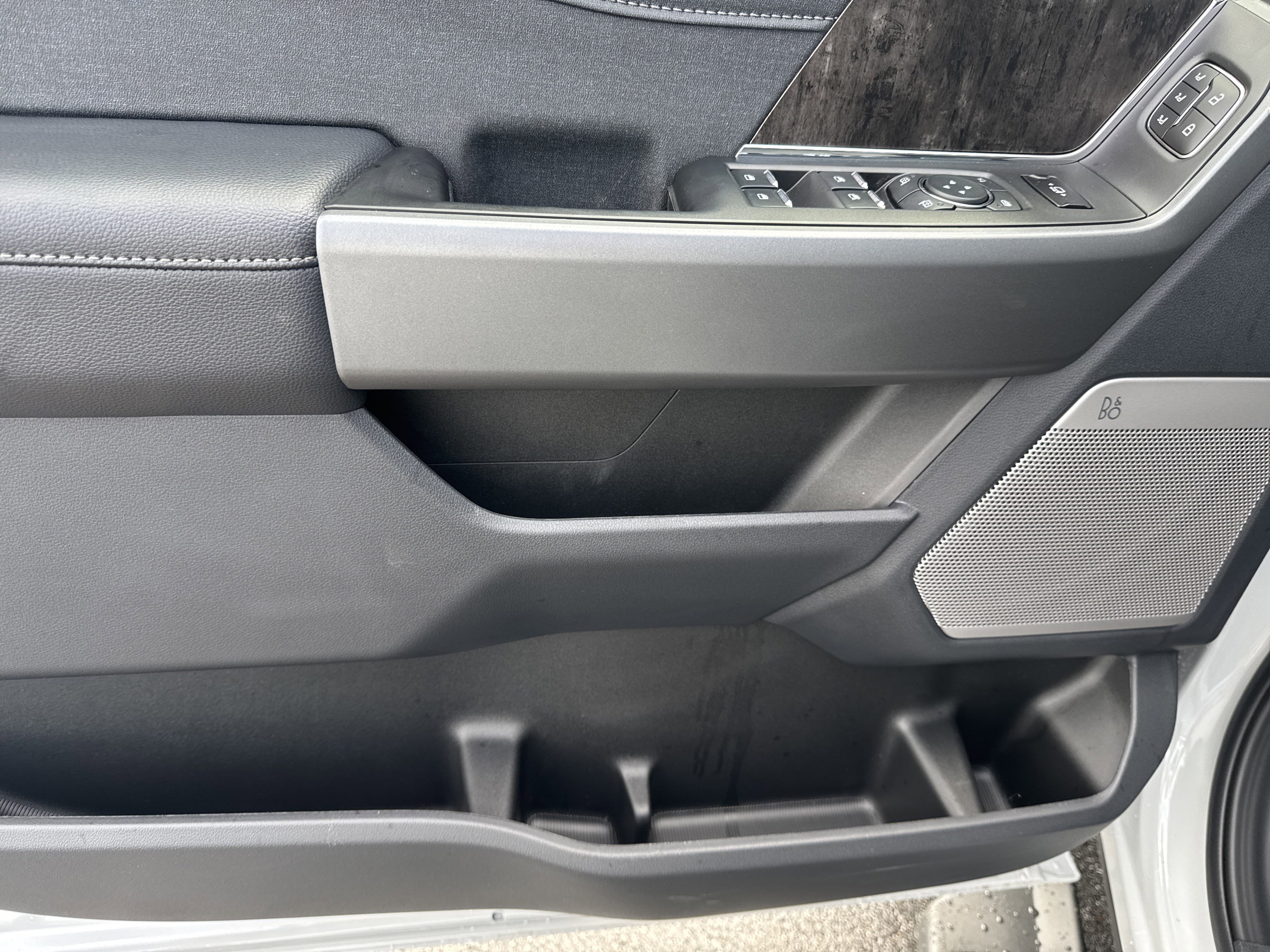 New 2026 Ford F250 Lariat w/ Black Appearance Package image 10