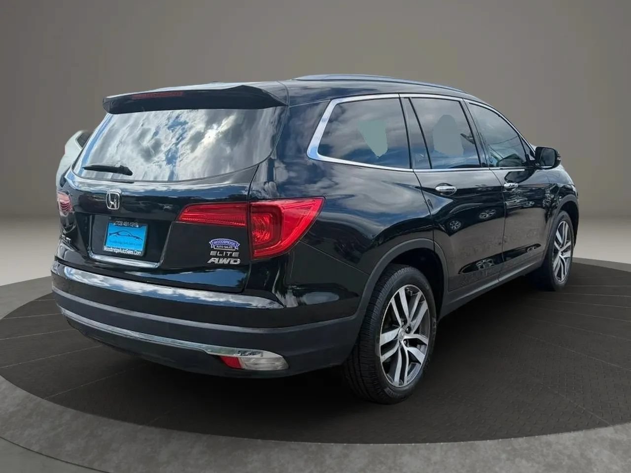 Used 2018 Honda Pilot Elite image 4