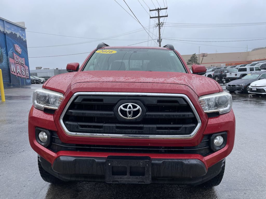 Used 2016 Toyota Tacoma SR5 w/ SR5 Appearance Package (SN) AWD/4WD image 5