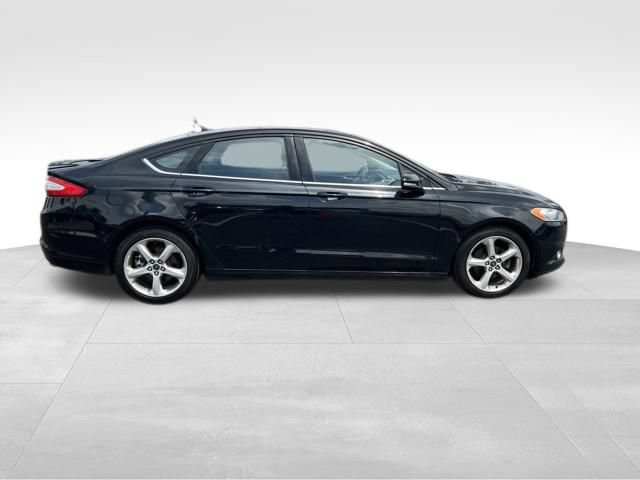 Used 2016 Ford Fusion SE FWD image 8