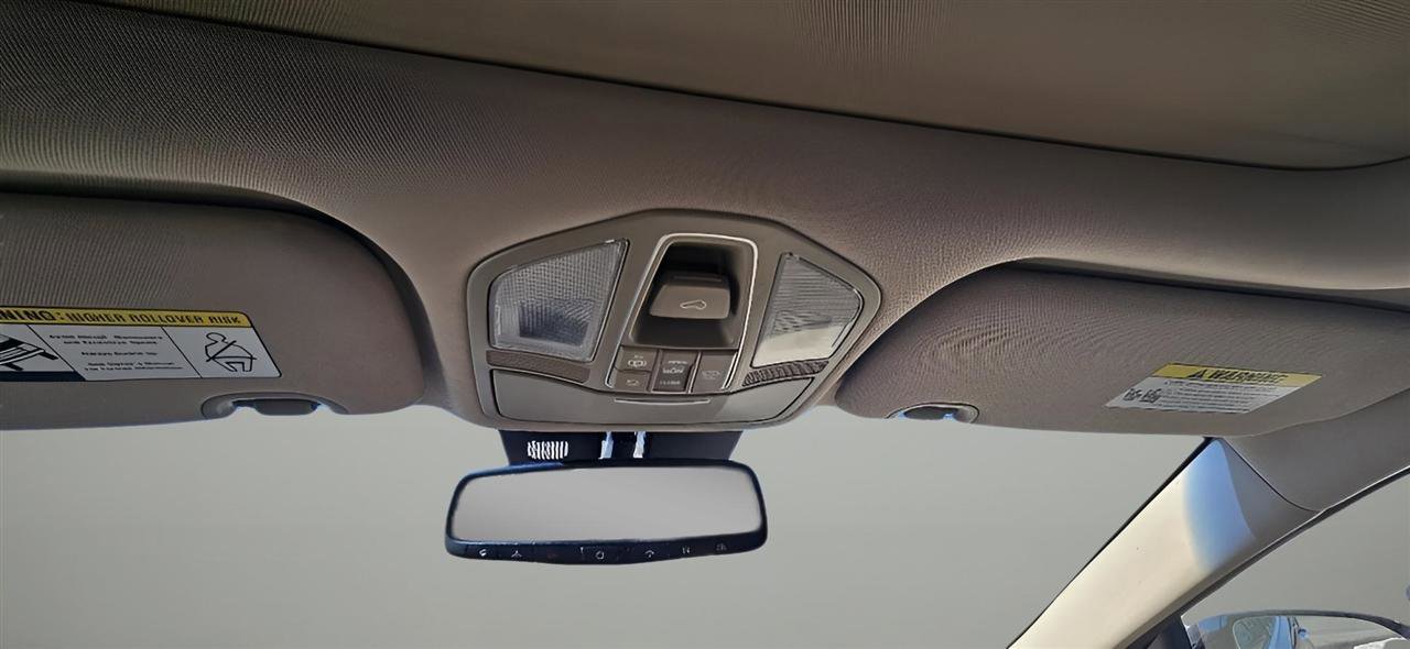 Used 2018 Hyundai Santa Fe SE Ultimate 3.3L Auto AWD image 9