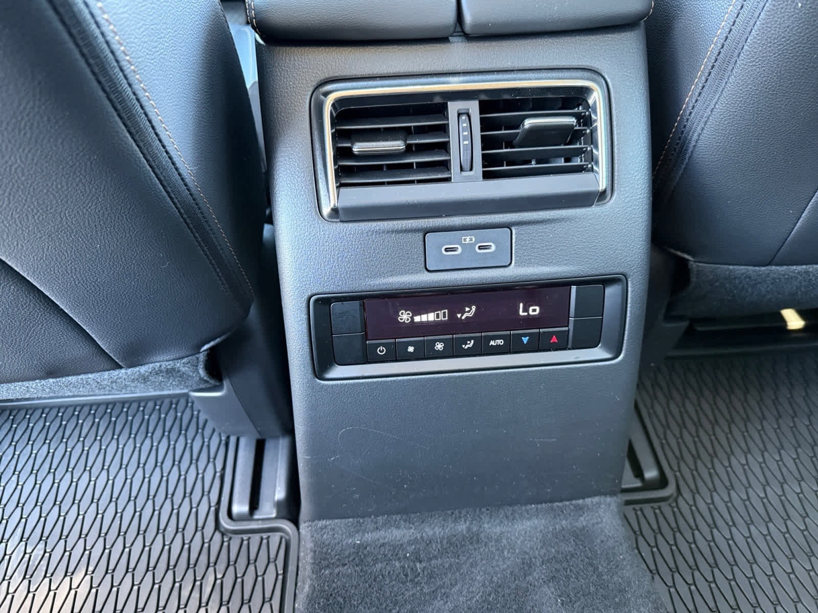 Used 2025 MAZDA CX-90 Plug-In Hybrid w/ Preferred image 28