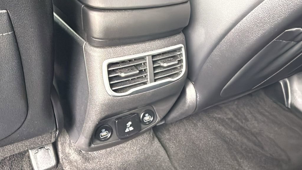 Used 2022 Hyundai Santa Fe Limited image 15