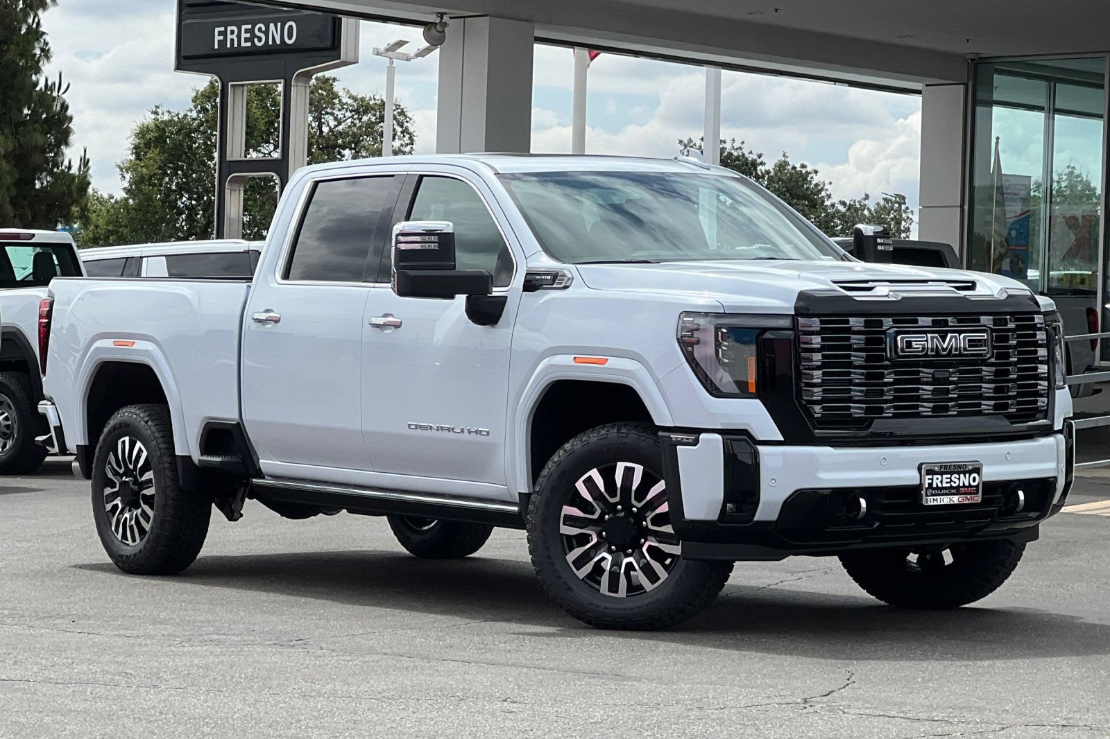 New 2026 GMC Sierra 2500 Denali Ultimate AWD/4WD image 2