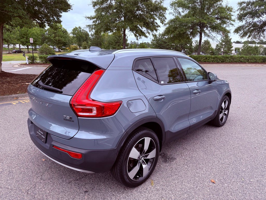Used 2021 Volvo XC40 T5 Momentum w/ Premium Package AWD/4WD image 14