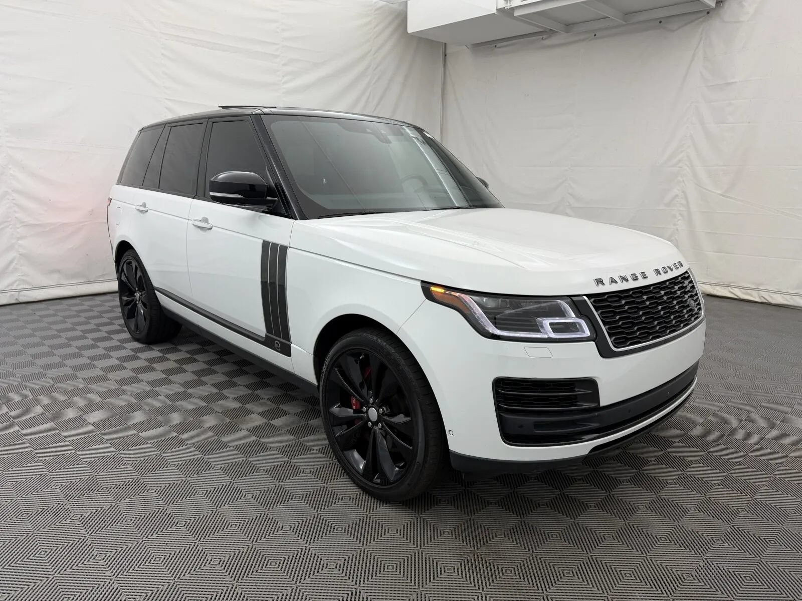Used 2018 Land Rover Range Rover SV Autobiography Dynamic AWD/4WD image 4