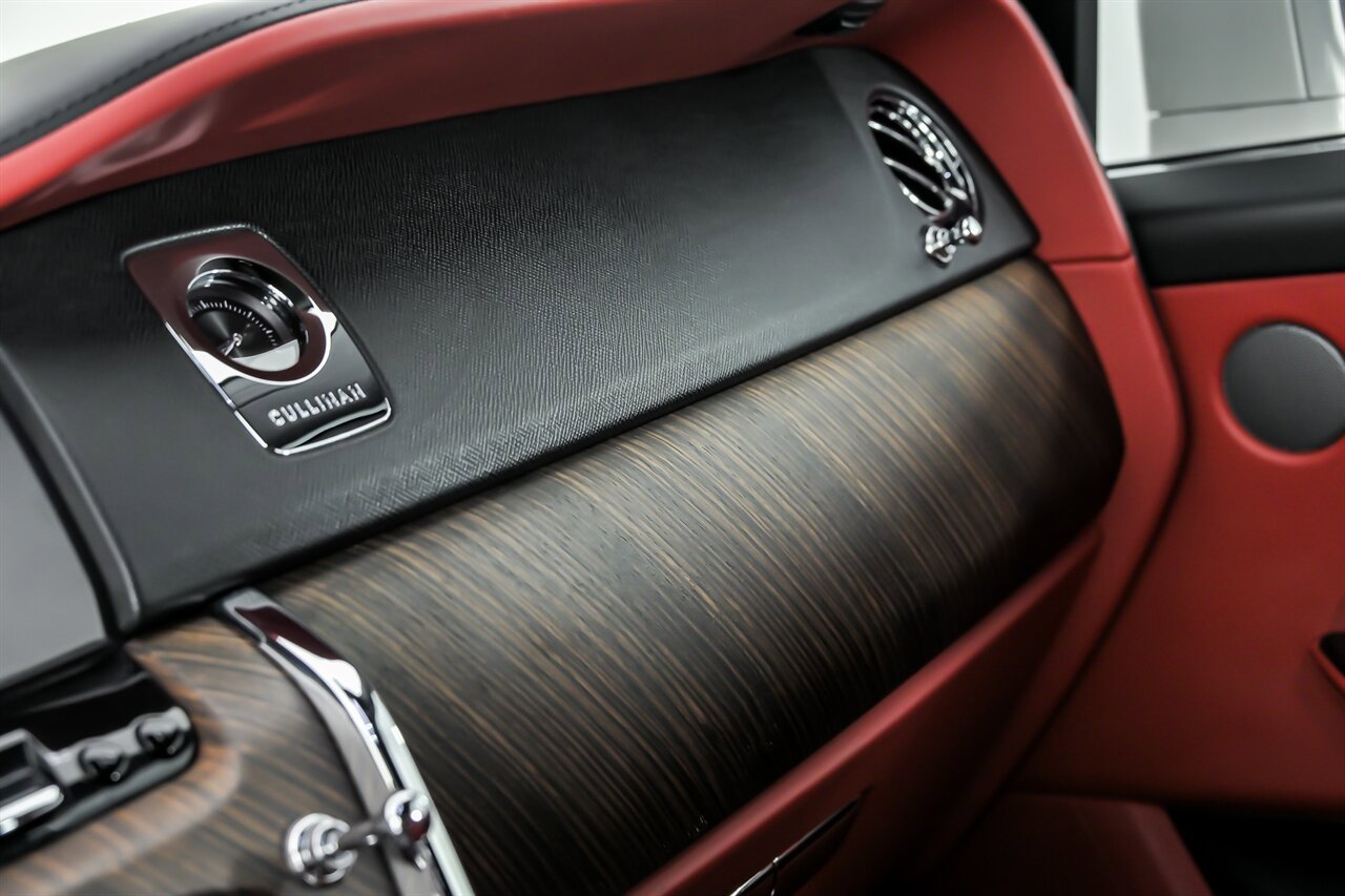 Used 2023 Rolls-Royce Cullinan w/ Leather Finishing Pack image 38