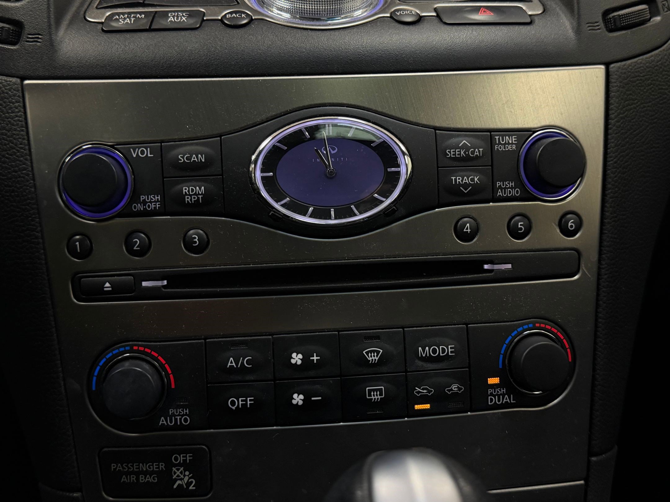 Used 2013 INFINITI G37 x w/ Premium Pkg image 16