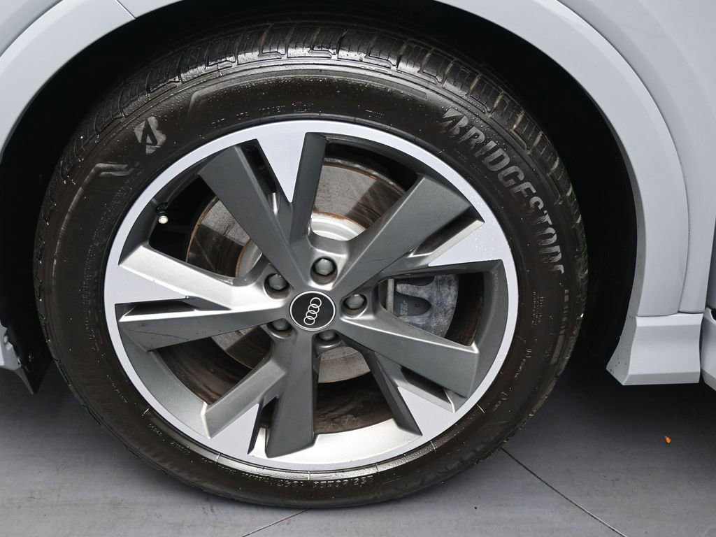 Used 2024 Audi Q4 e-tron Premium w/ Convenience Package image 38