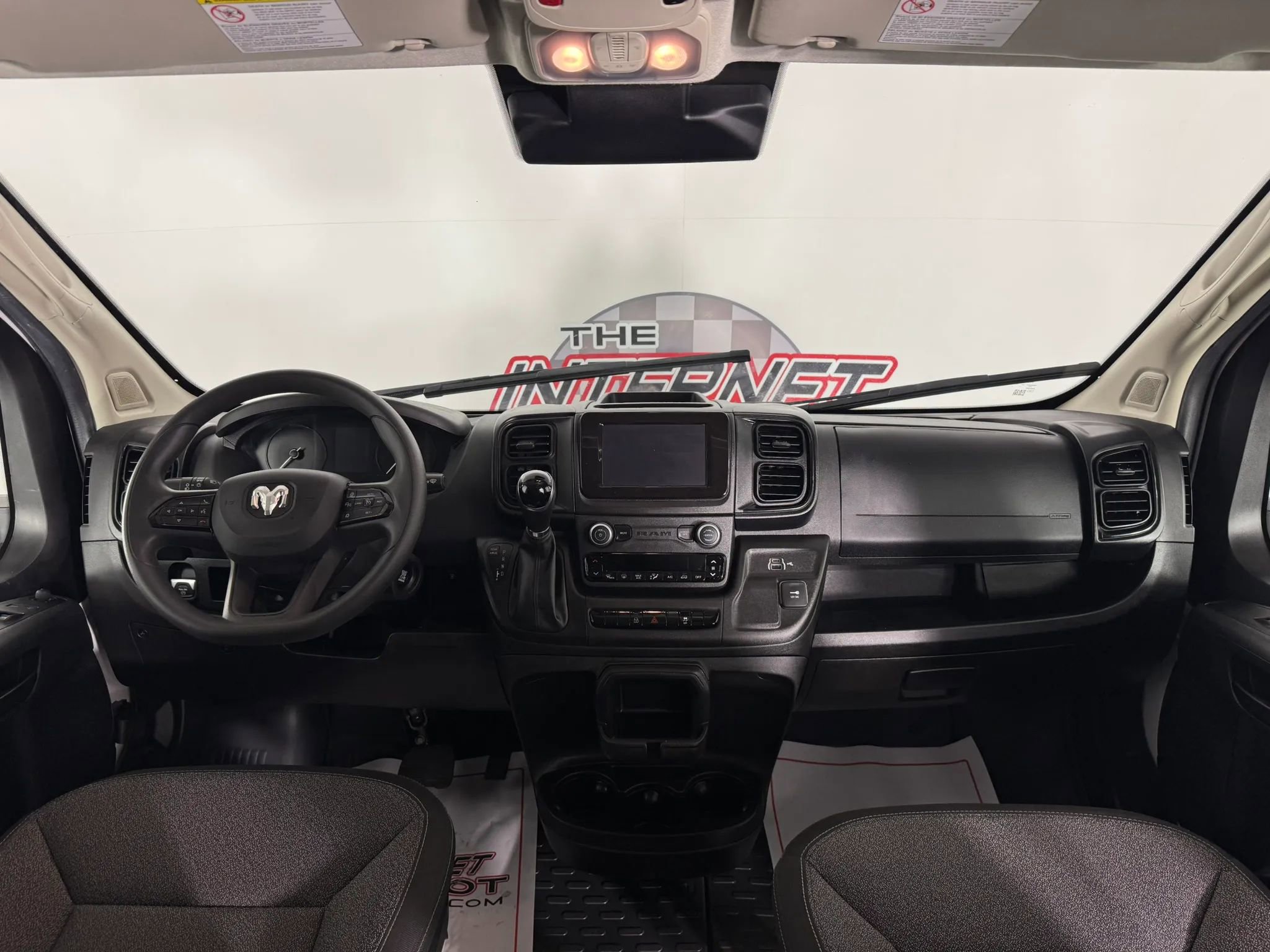 Used 2025 RAM ProMaster 2500 w/ Convenience Group FWD image 11