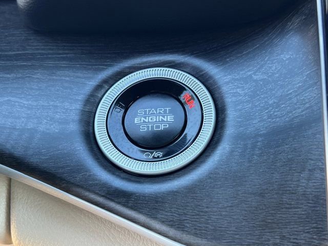 Certified 2024 Jeep Grand Cherokee Limited w/ Luxury Tech Group II image 38