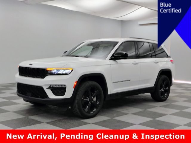 Used 2023 Jeep Grand Cherokee Limited w/ Luxury Tech Group II AWD/4WD image 1