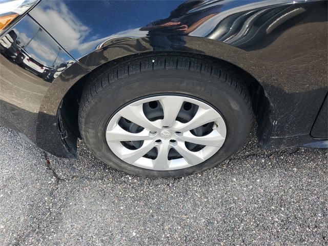 Used 2023 Toyota Corolla LE image 6