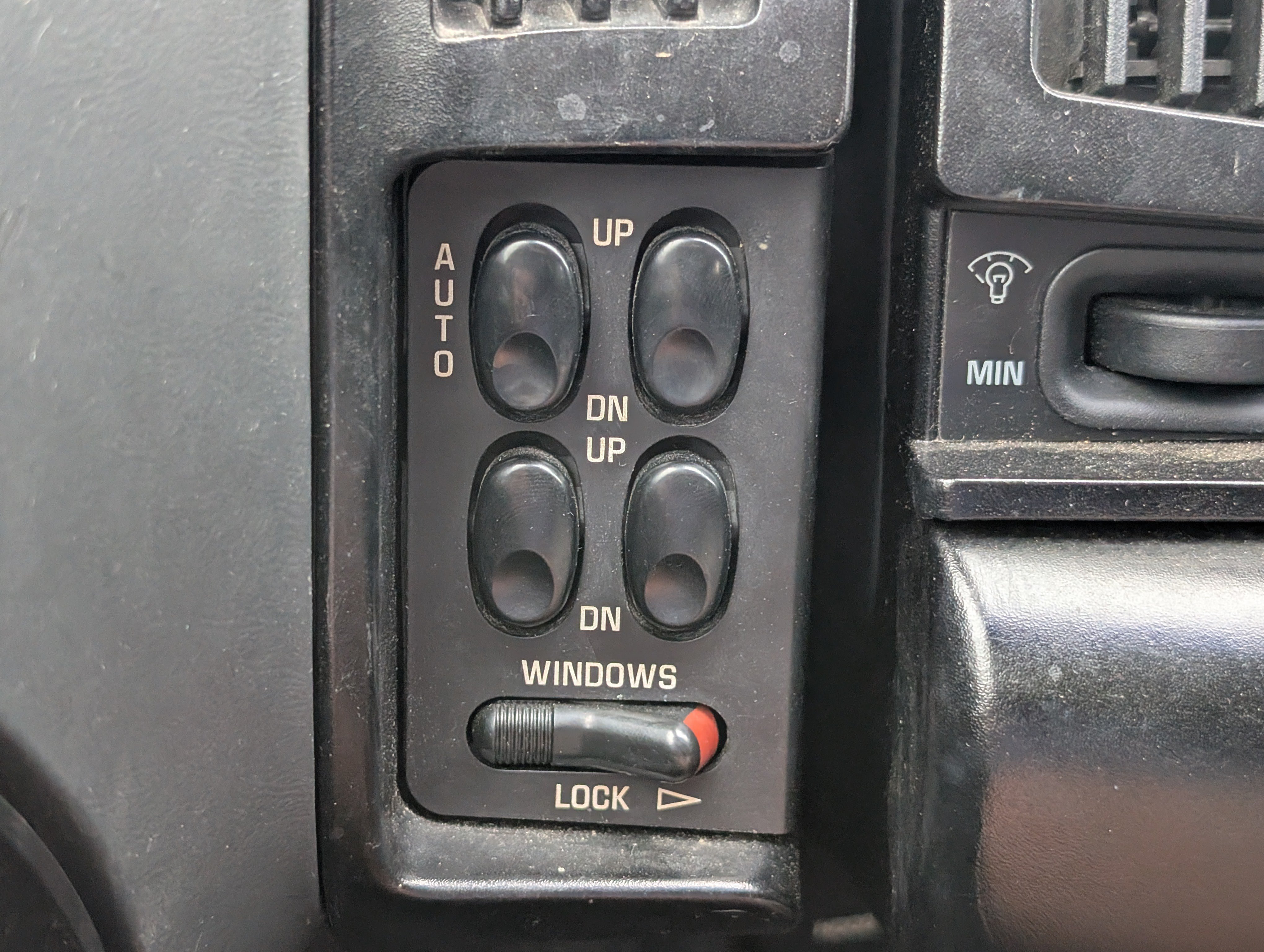 Used 1994 Buick Skylark Custom FWD image 8