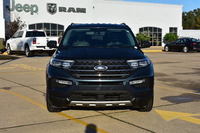 Used 2022 Ford Explorer XLT w/ Equipment Group 202A image 2