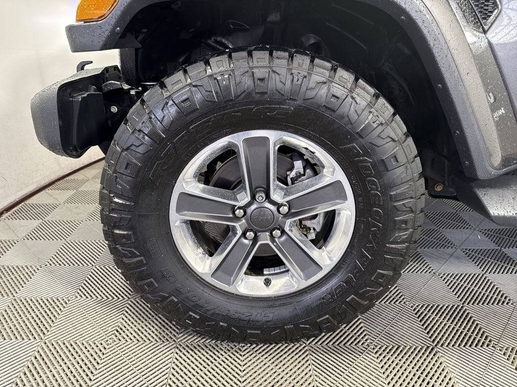 Used 2020 Jeep Wrangler Unlimited Sahara AWD/4WD image 12