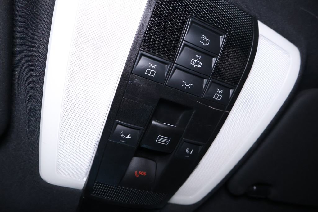 Used 2017 Mercedes-Benz E 400 4MATIC Coupe image 32