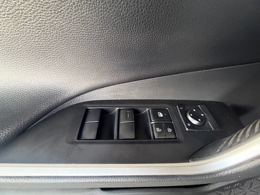 Used 2019 Toyota RAV4 Adventure AWD/4WD image 22