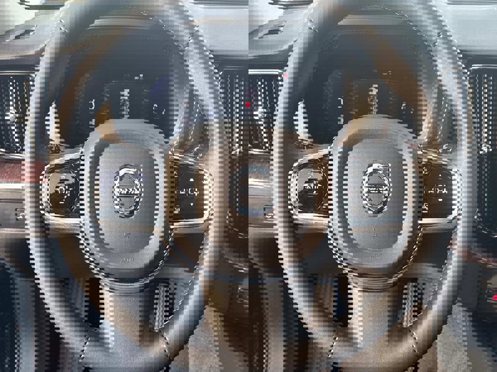 Certified 2023 Volvo XC60 B5 Plus w/ Climate Package image 26