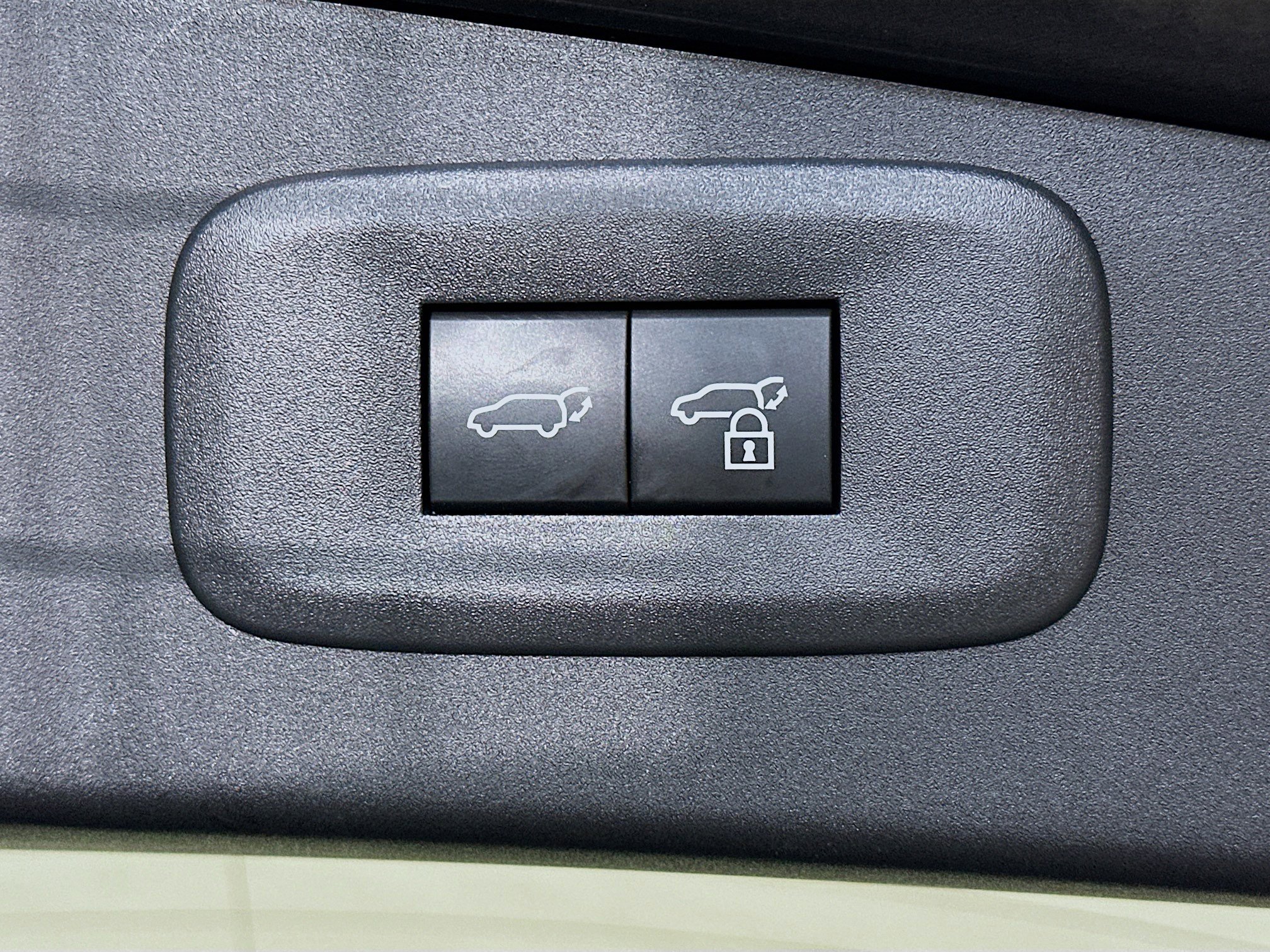 Used 2024 Lexus RZ 300e Premium w/ Accessory Package (Z1) FWD image 31