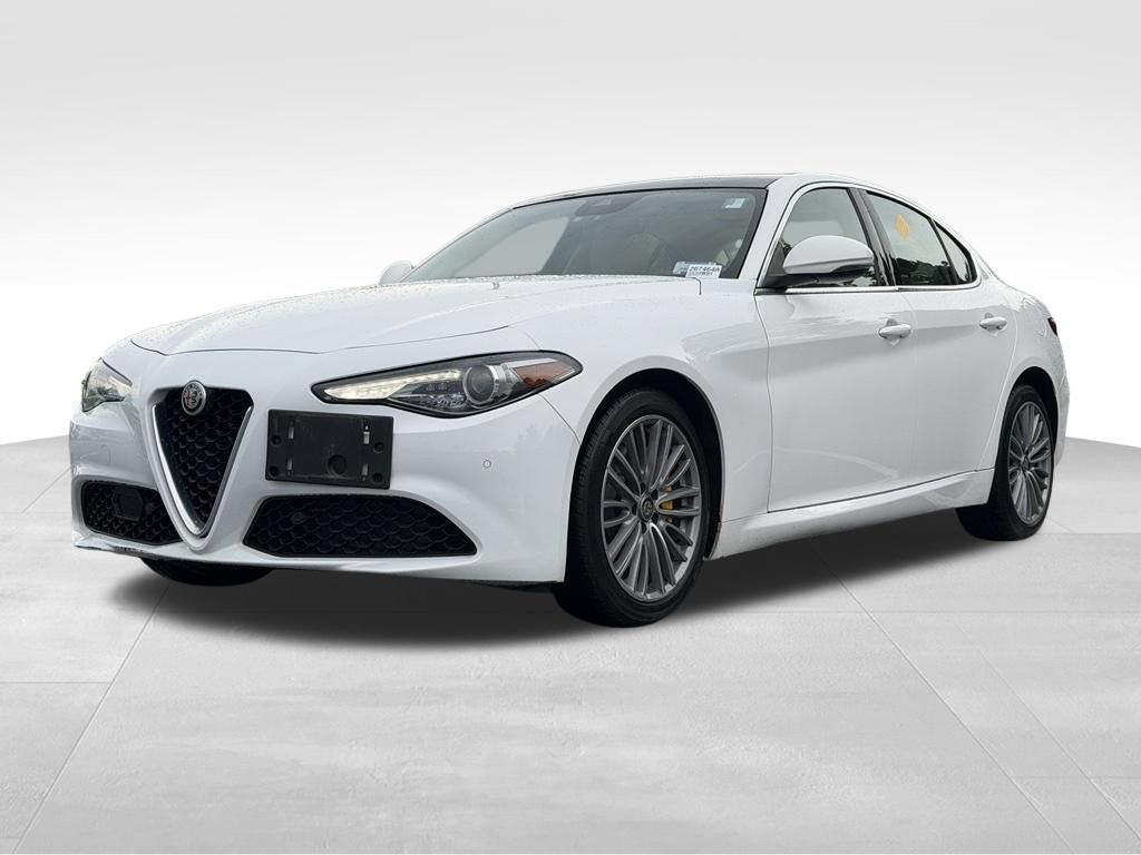 Used 2020 Alfa Romeo Giulia Ti AWD/4WD image 3