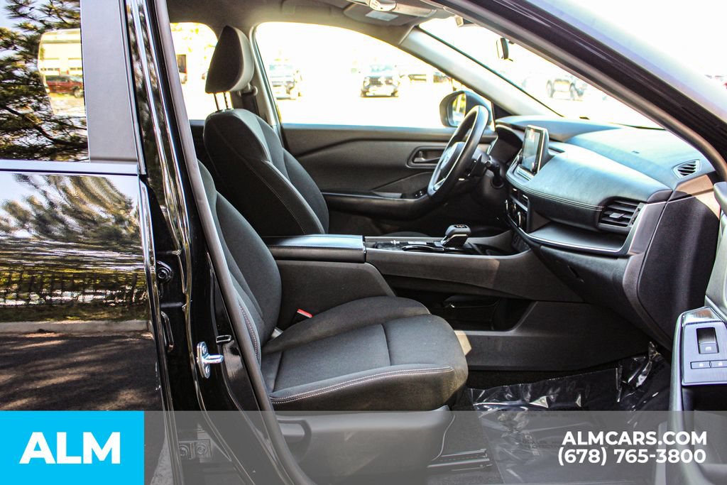 Used 2024 Nissan Rogue S FWD image 18