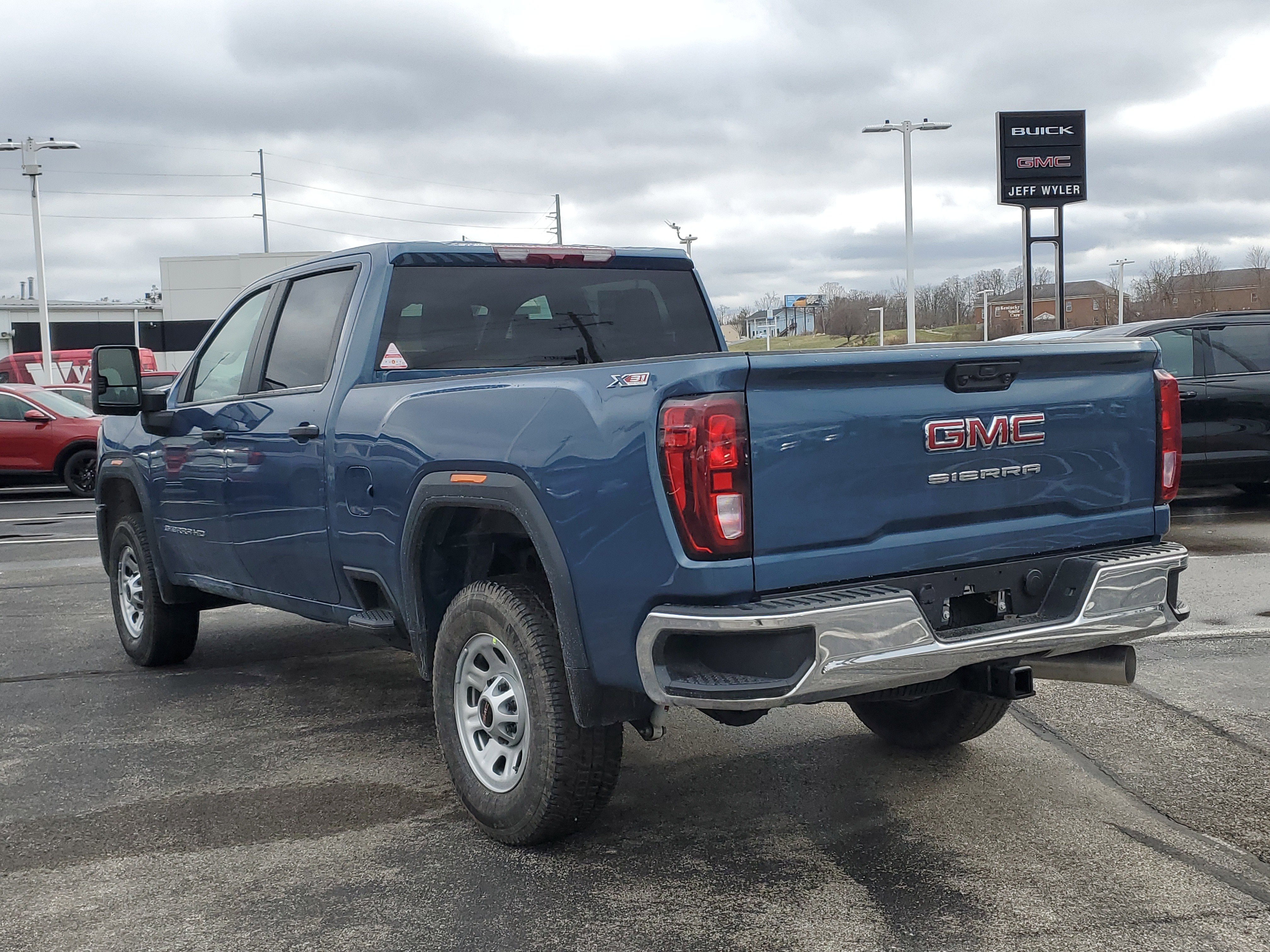New 2026 GMC Sierra 2500 Pro w/ Convenience Package image 7