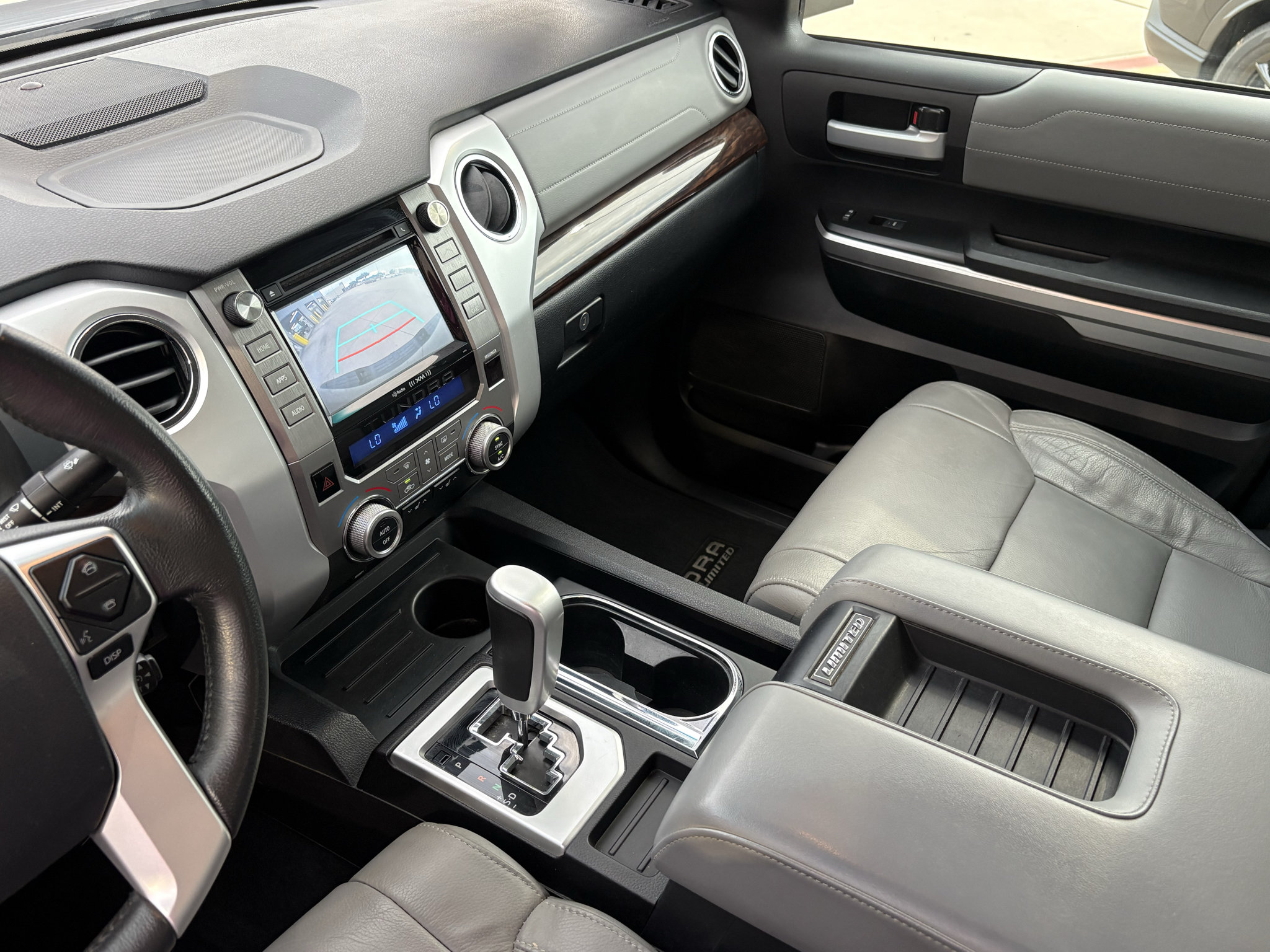 Used 2017 Toyota Tundra Limited w/ Limited Premium Package RWD image 16