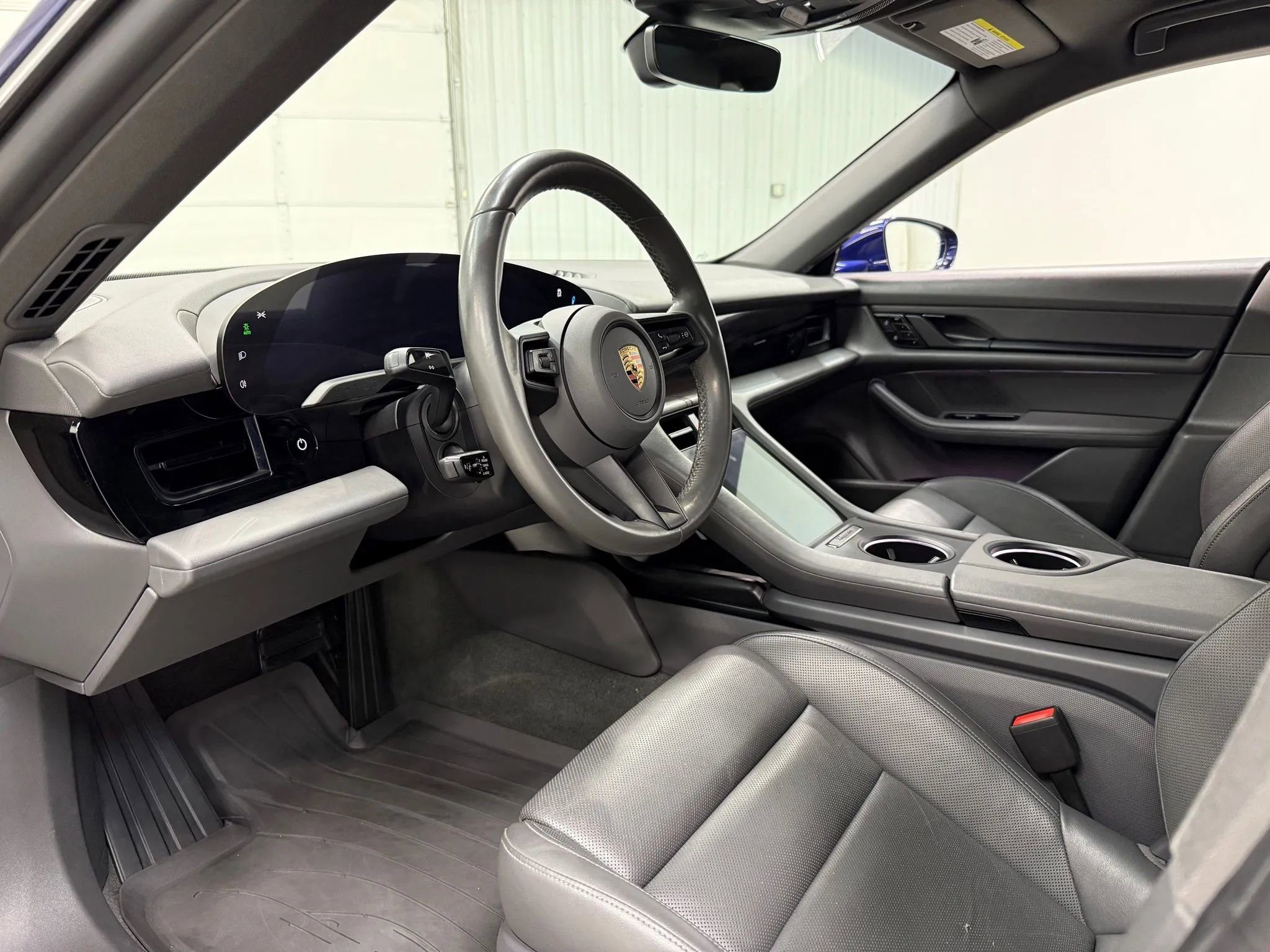 Used 2020 Porsche Taycan 4S image 11
