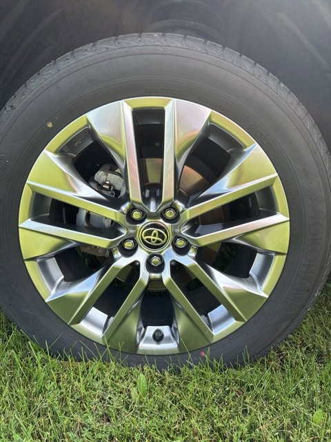 Used 2020 Toyota RAV4 Limited image 5