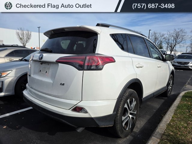 Used 2018 Toyota RAV4 LE image 6