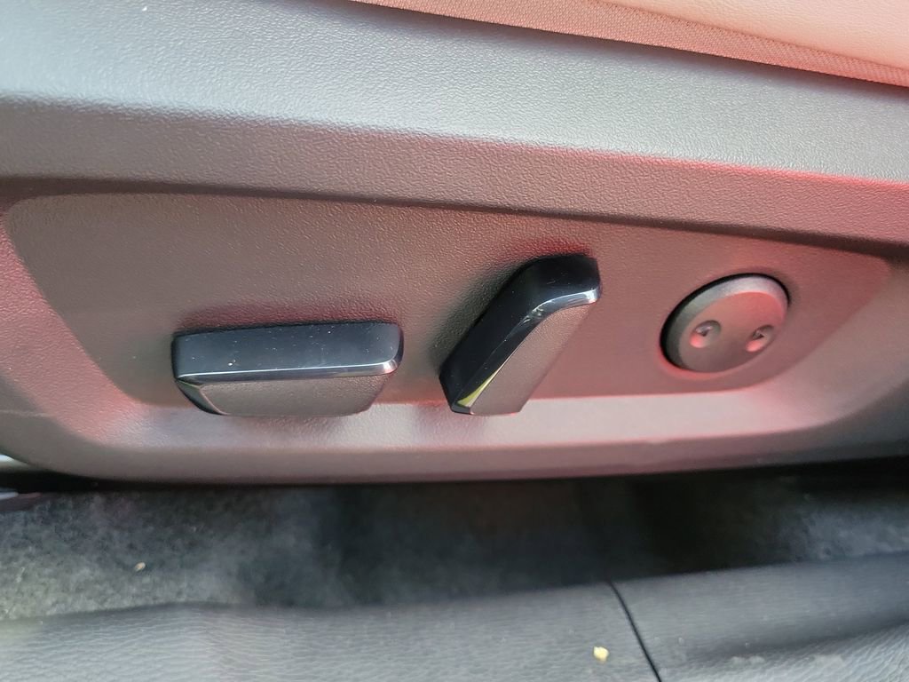 New 2025 Mitsubishi Outlander SE image 12