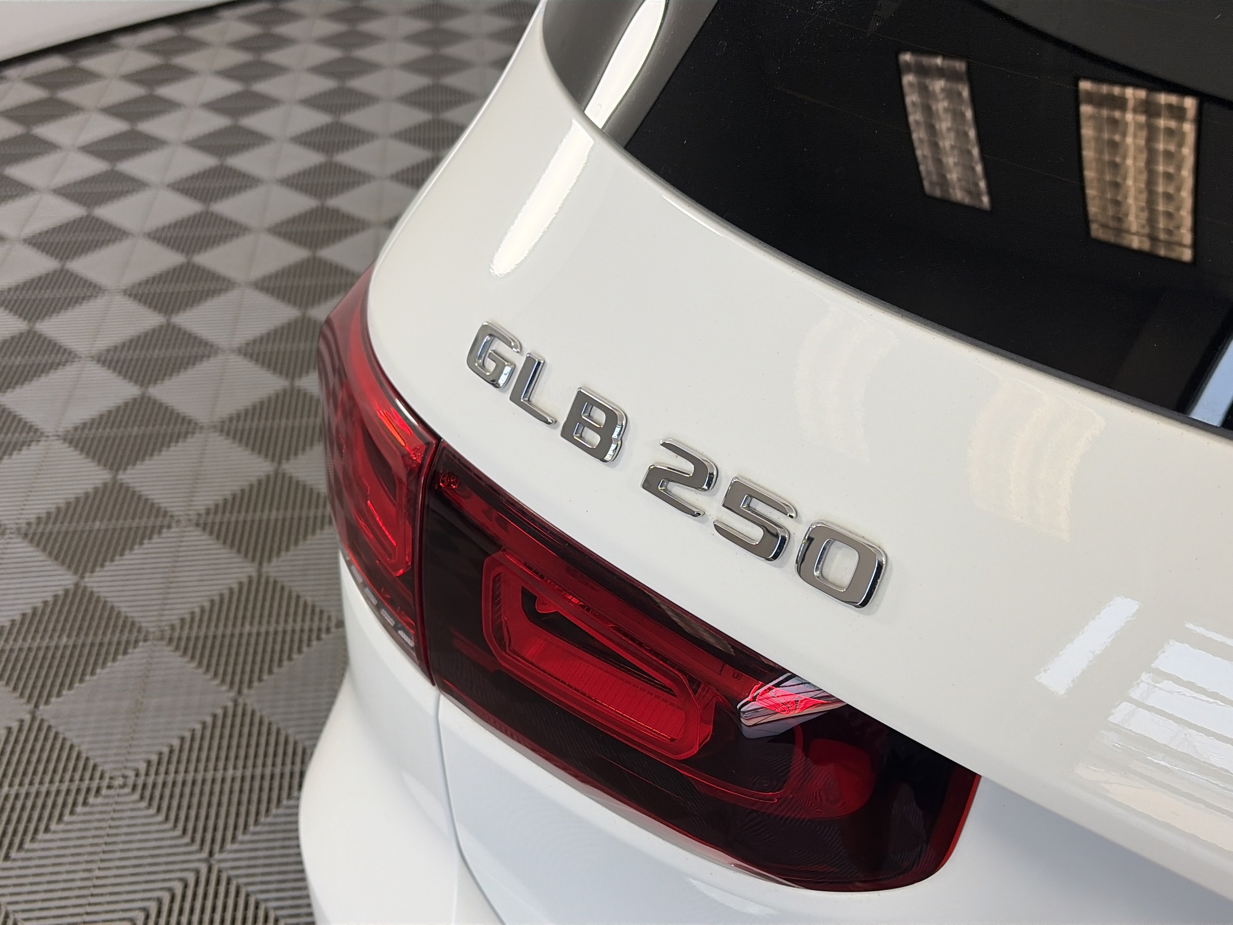 Certified 2022 Mercedes-Benz GLB 250 4MATIC image 16