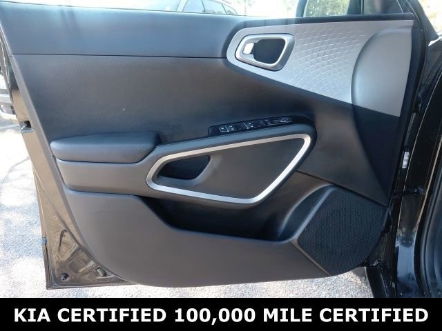 Certified 2025 Kia Soul LX w/ LX Technology Package FWD image 19