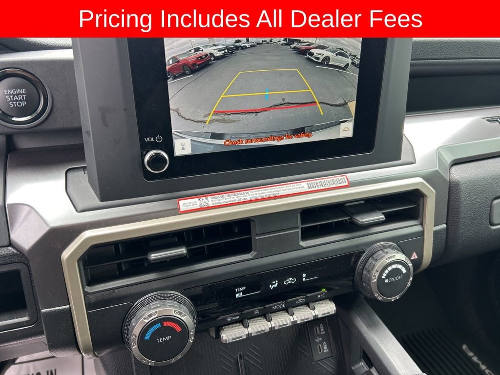 Used 2025 Toyota Tacoma SR5 AWD/4WD image 12