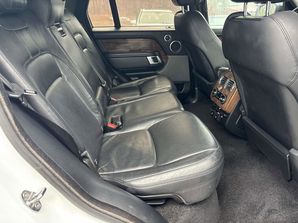 Used 2018 Land Rover Range Rover HSE image 13