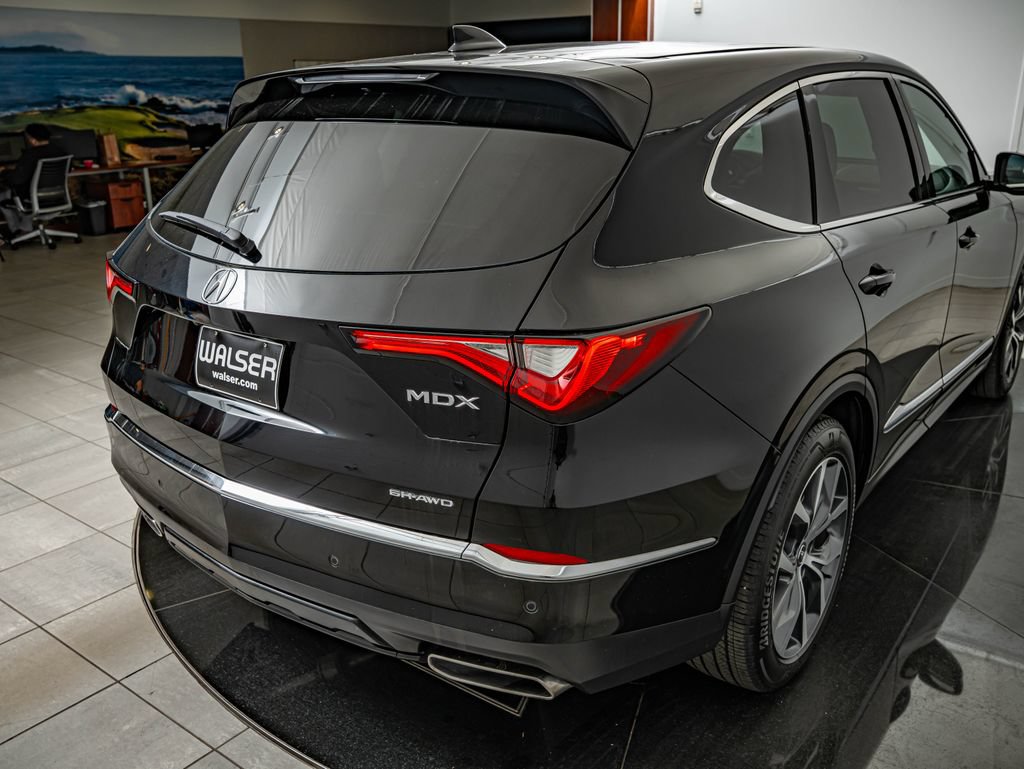 Used 2023 Acura MDX SH-AWD w/ Technology Package image 16