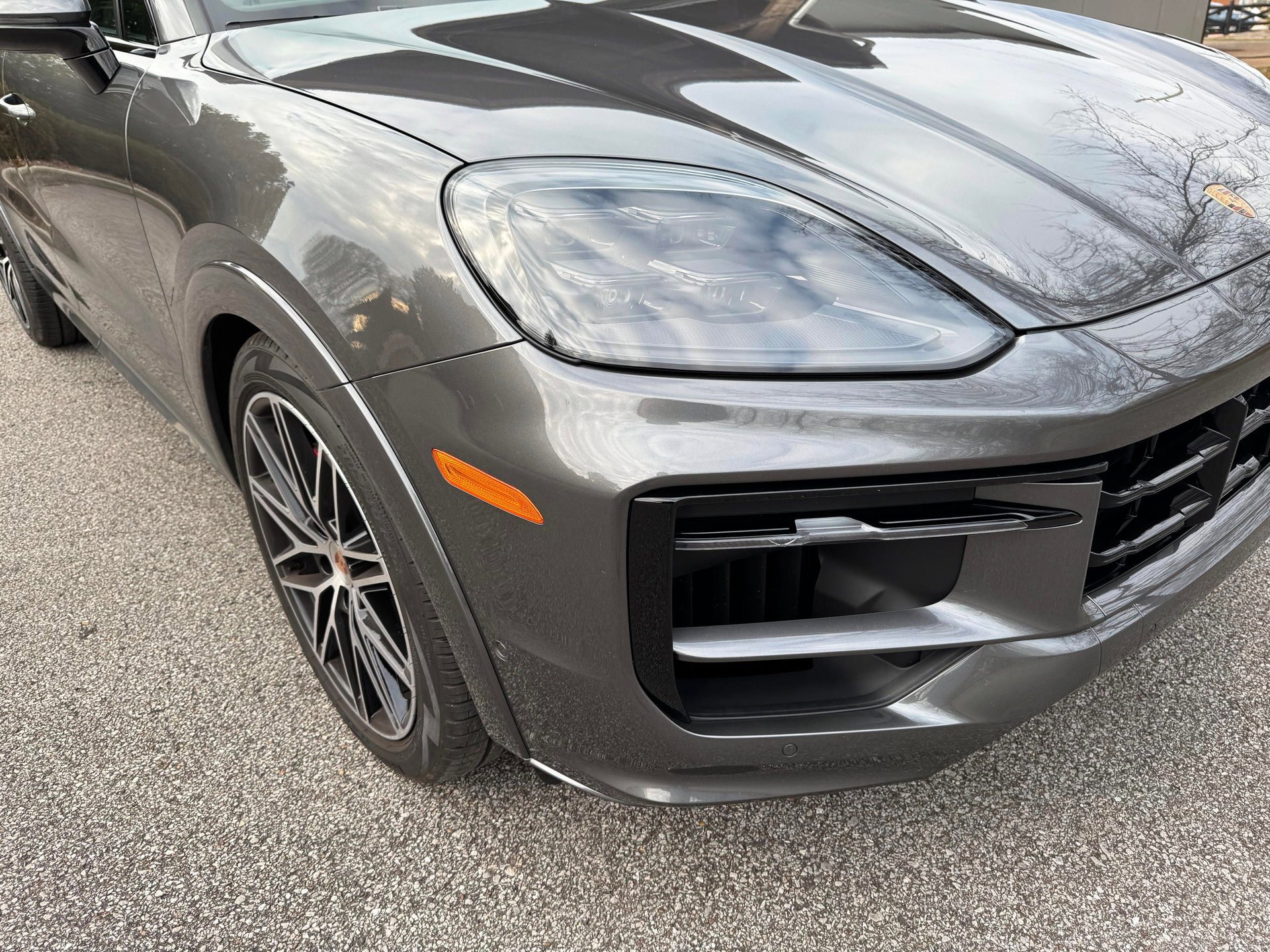 Used 2025 Porsche Cayenne GTS image 32
