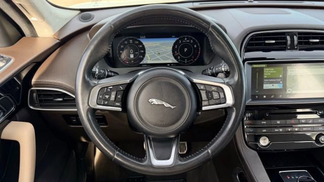 Used 2019 Jaguar F-PACE Prestige image 28