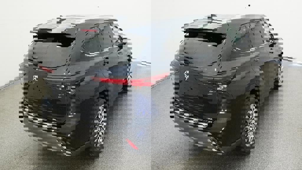 New 2026 Toyota Highlander Platinum image 8