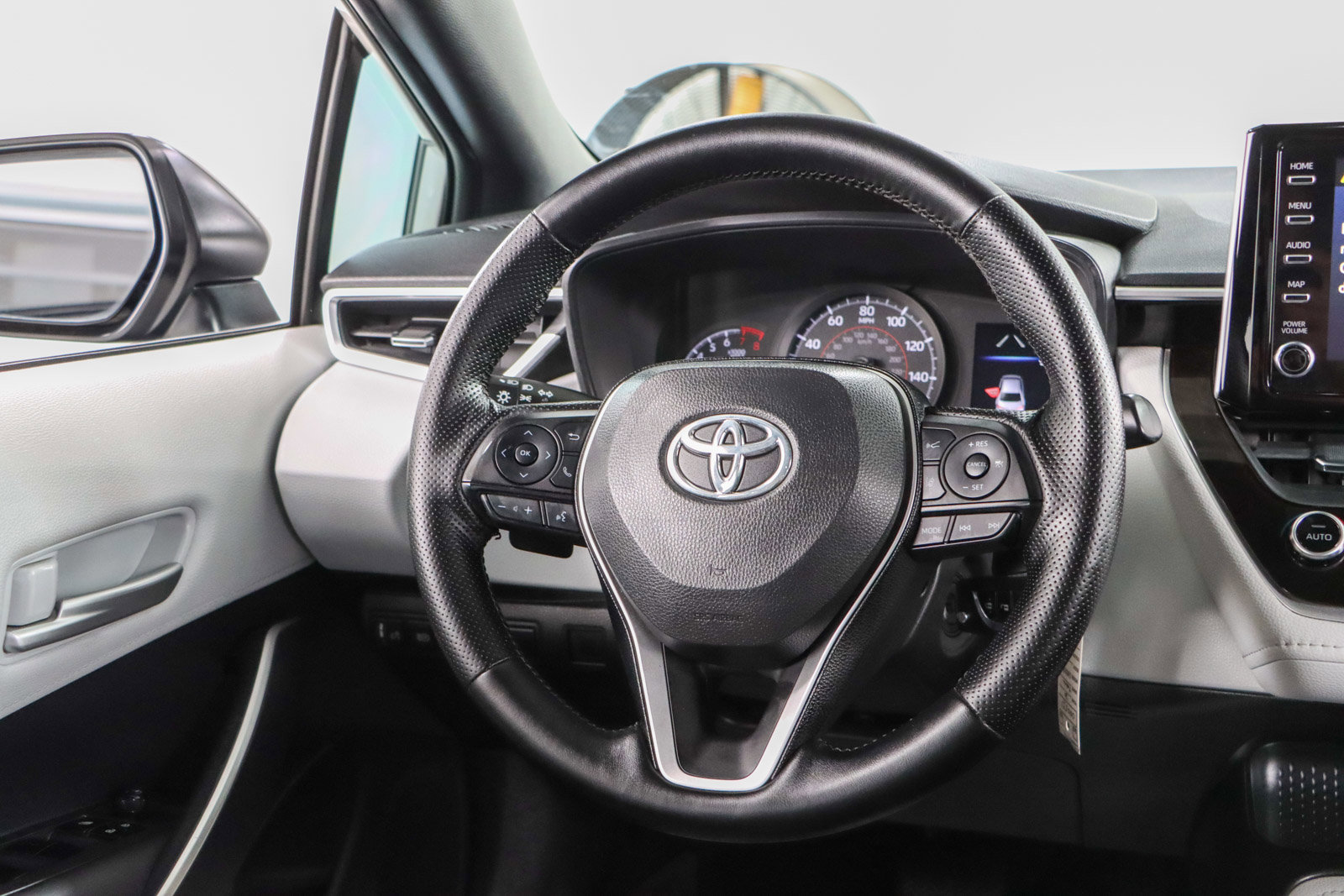 Used 2020 Toyota Corolla SE FWD image 12