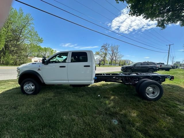 New 2026 RAM 5500 Tradesman w/ Chrome Appearance Group AWD/4WD image 3
