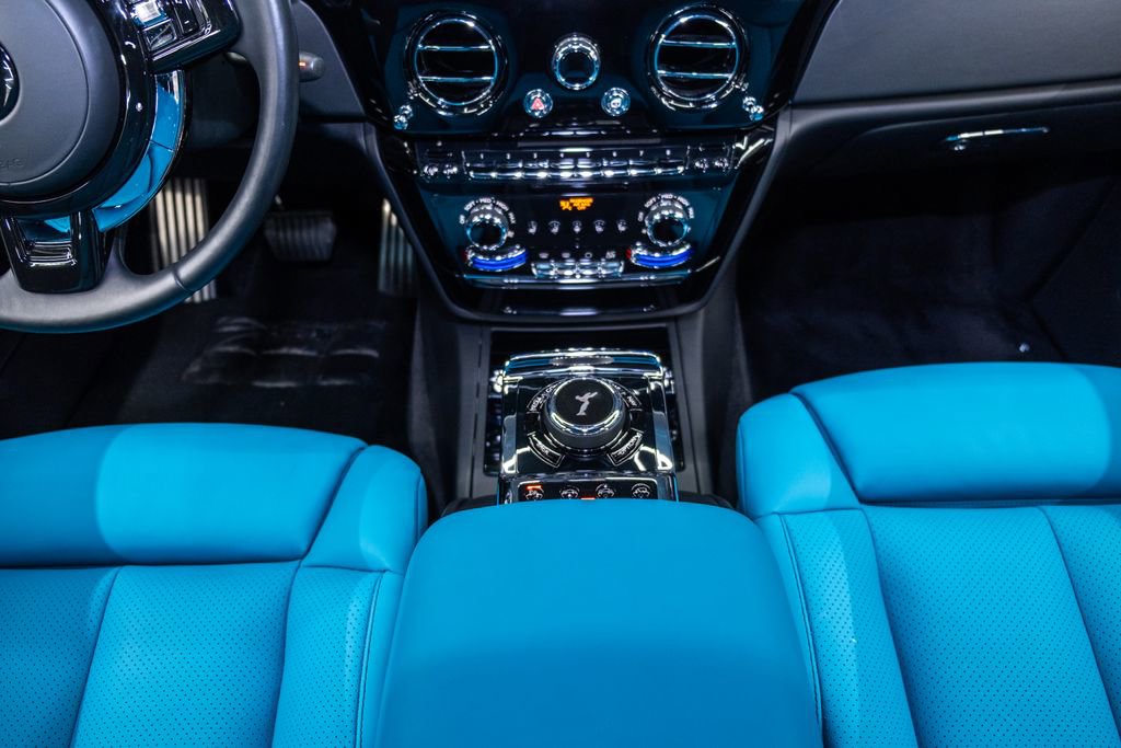 Used 2023 Rolls-Royce Phantom Sedan image 44