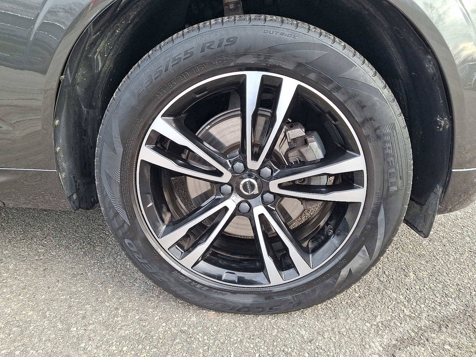 Used 2021 Volvo XC60 T5 Momentum w/ Premium Package image 8