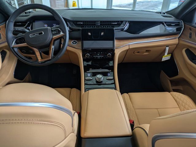 New 2025 Jeep Grand Cherokee Summit AWD/4WD image 15