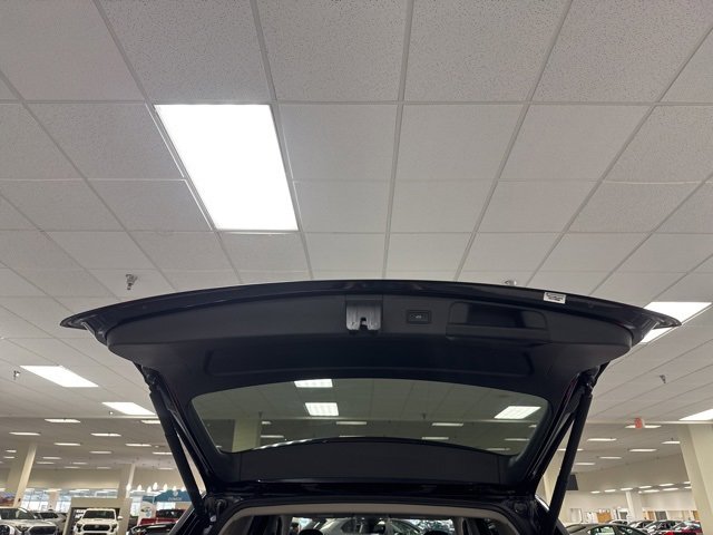 Used 2023 Volkswagen Atlas SEL R-Line image 18