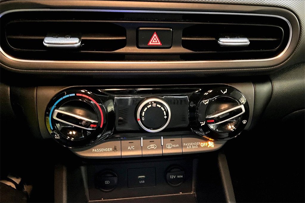 Used 2023 Hyundai Kona SE image 23